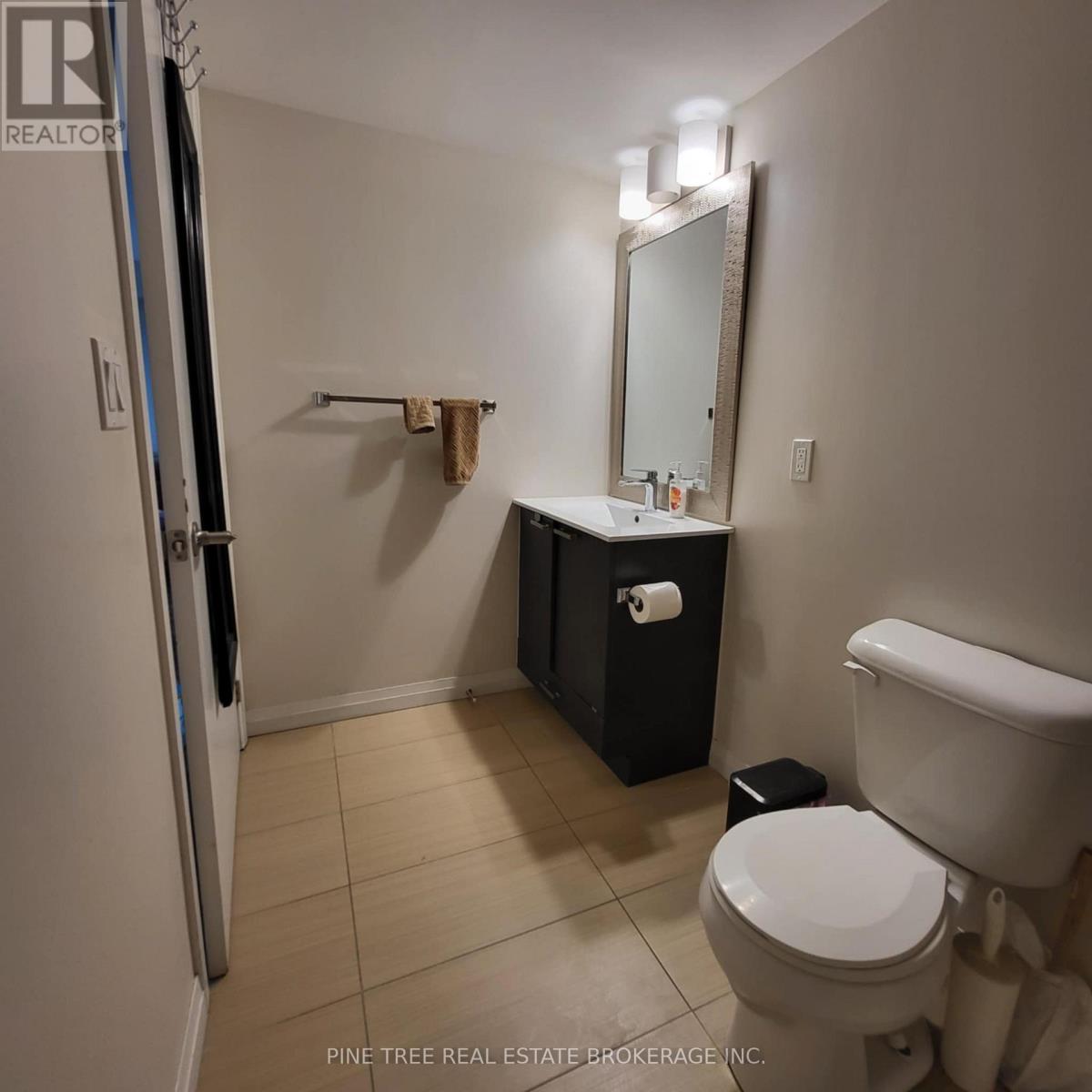 Photo 7 of 701 2150 Lawrence Avenue E, Toronto ON