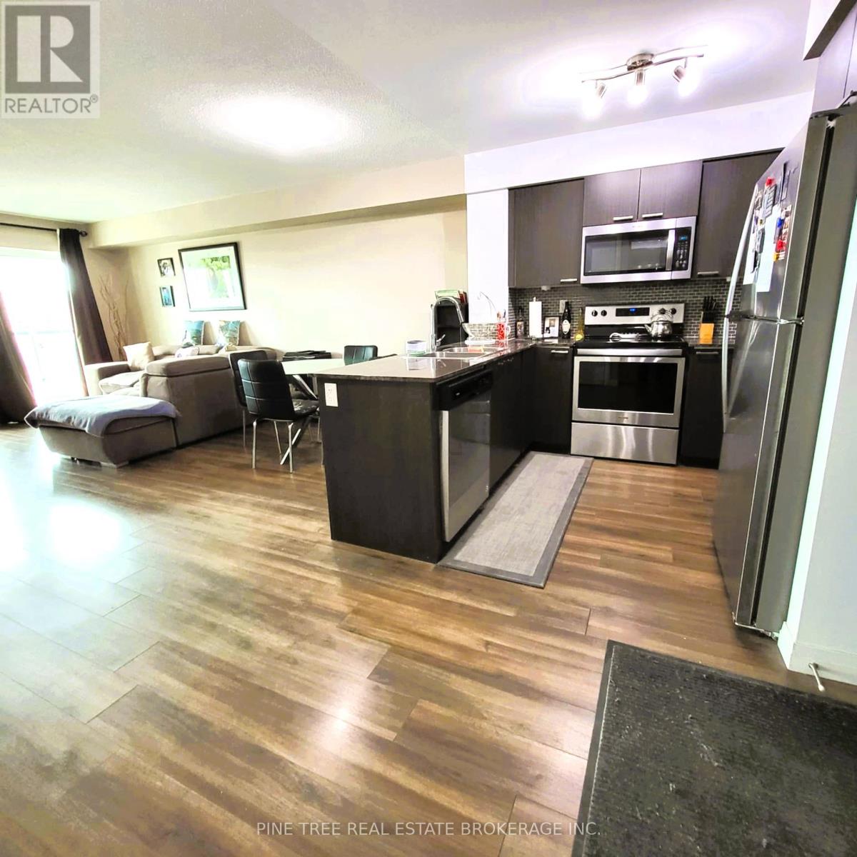 Photo 15 of 701 2150 Lawrence Avenue E, Toronto ON