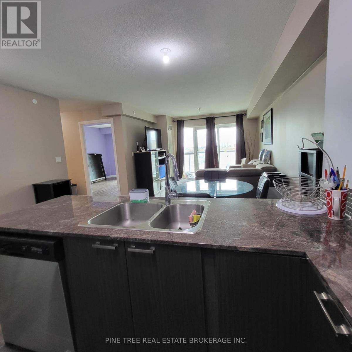 Photo 12 of 701 2150 Lawrence Avenue E, Toronto ON