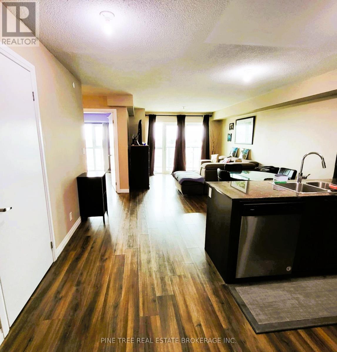 Photo 1 of 701 2150 Lawrence Avenue E, Toronto ON
