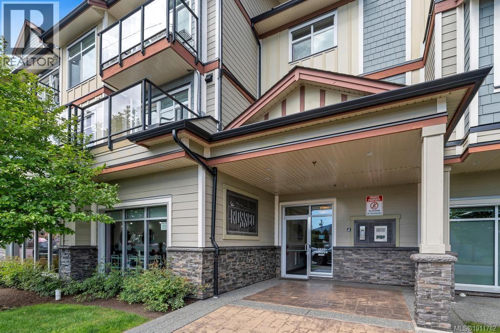 Photo 4 of 207 5822 Garden St, Duncan BC