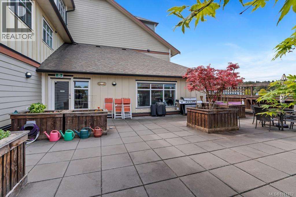 Photo 12 of 207 5822 Garden St, Duncan BC