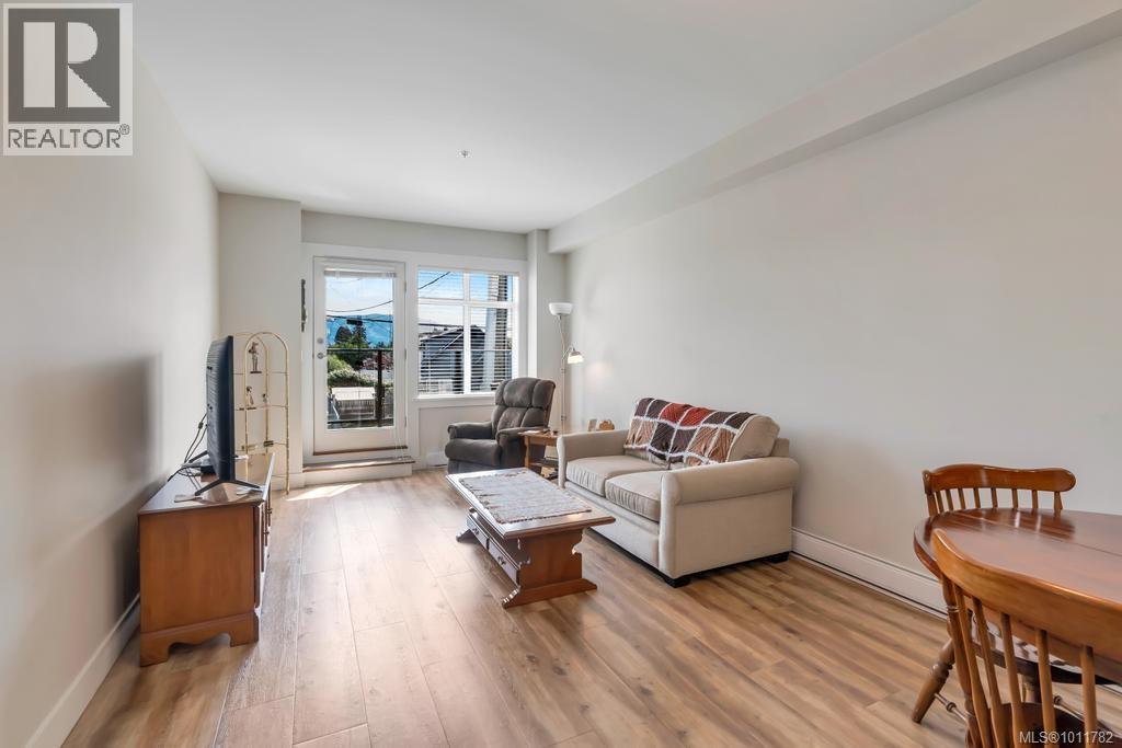 Photo 3 of 207 5822 Garden St, Duncan BC