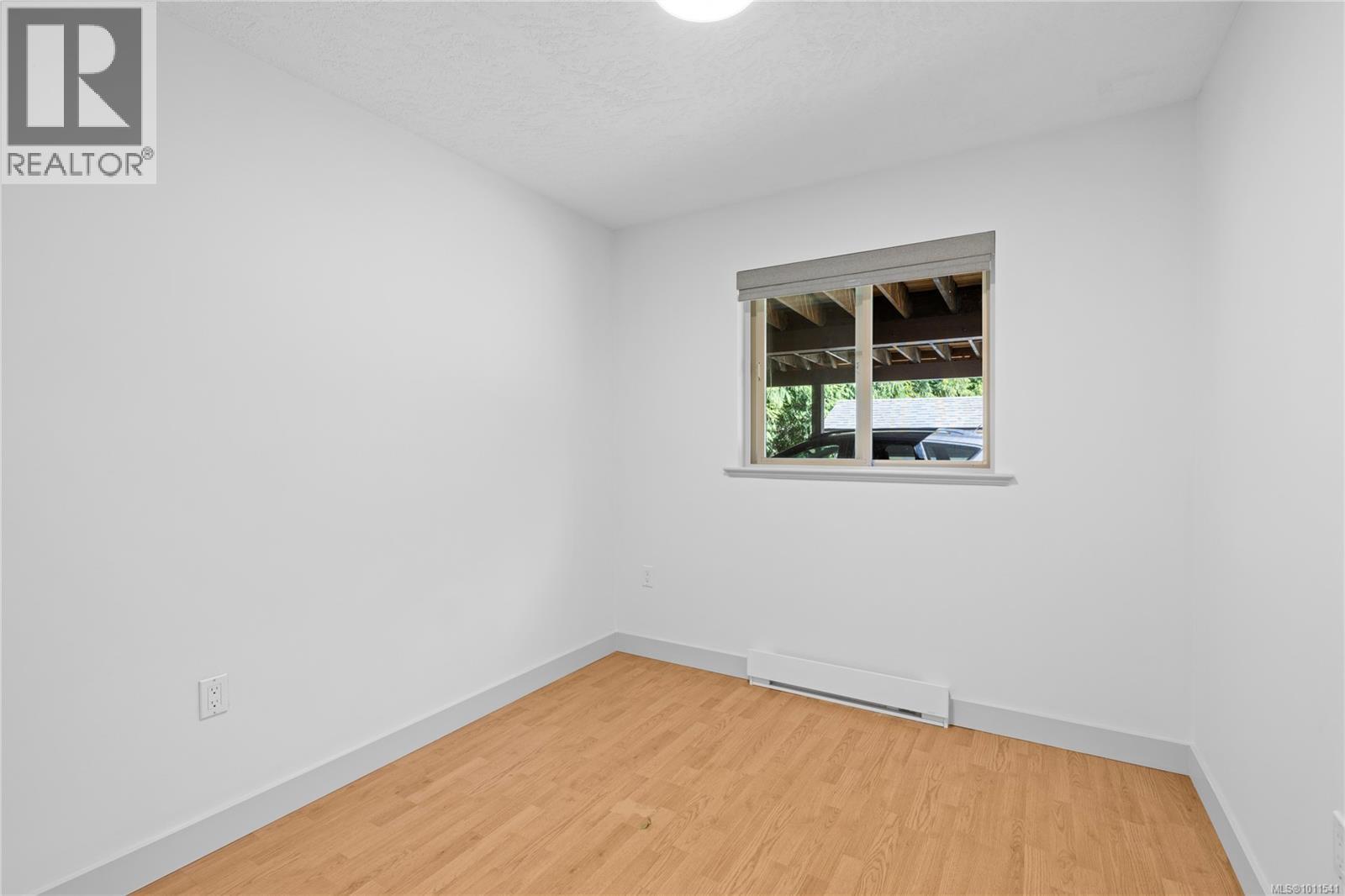 Photo 4 of 1092 Koskimo Rd, Qualicum Beach BC