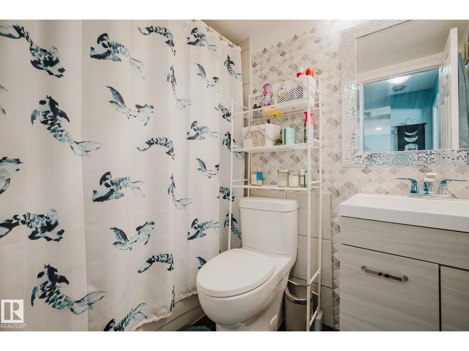 Photo 10 of 10149 83 Av Nw, Edmonton AB