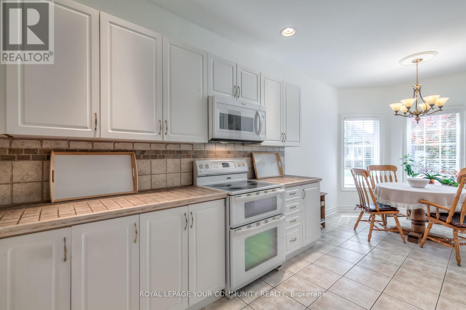 Photo 14 of 80 Arnies Chance, Whitchurchstouffville ON