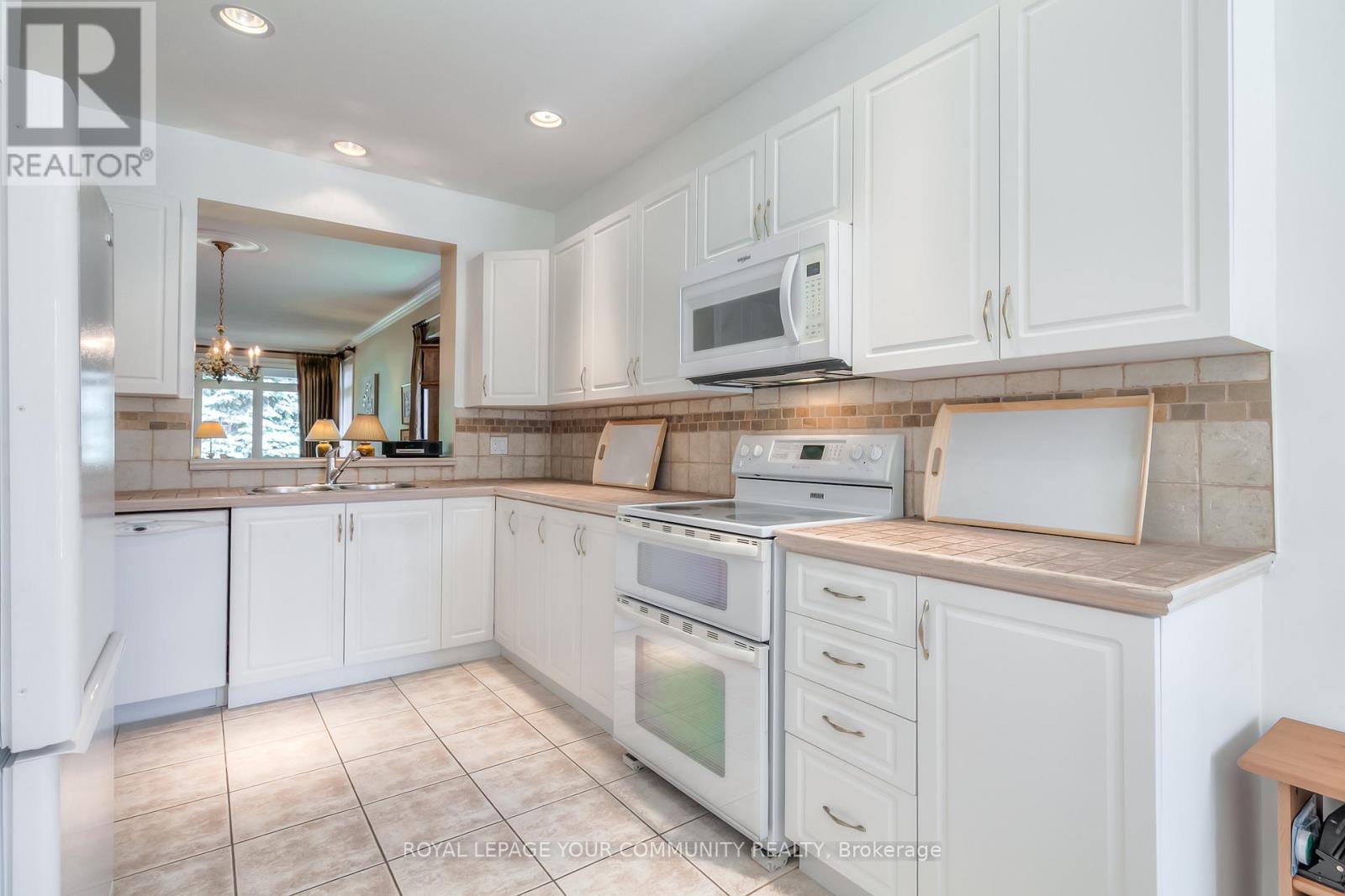 Photo 15 of 80 Arnies Chance, Whitchurchstouffville ON