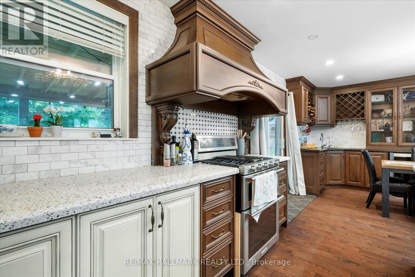 Photo 43 of 372 Dixon Boulevard, Newmarket ON