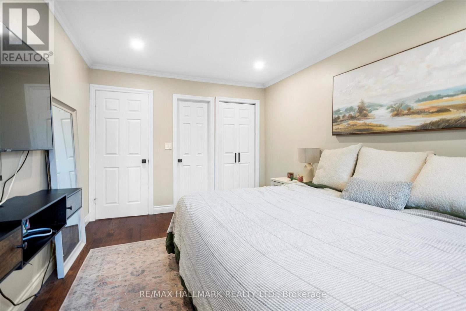 Photo 45 of 372 Dixon Boulevard, Newmarket ON