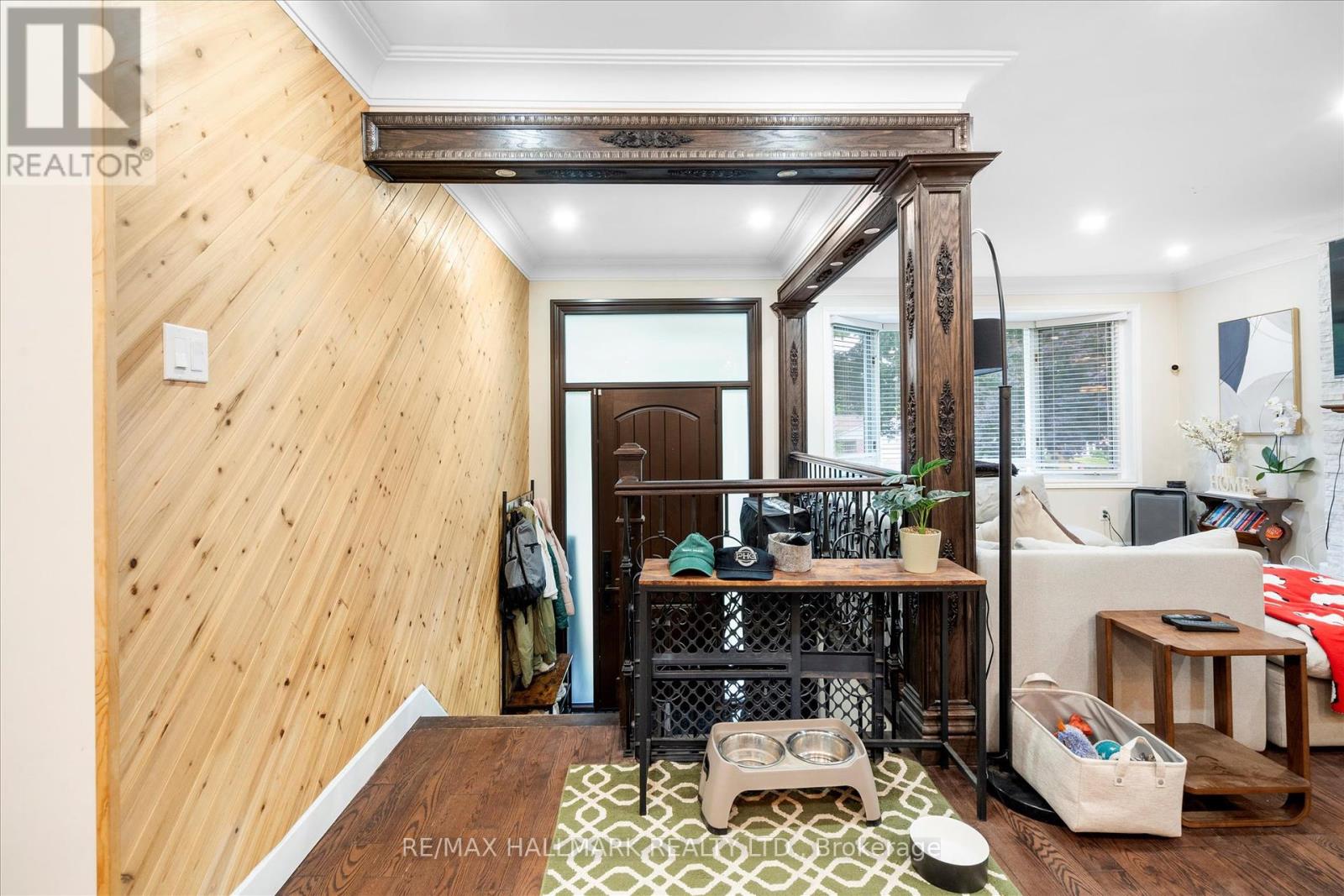 Photo 26 of 372 Dixon Boulevard, Newmarket ON