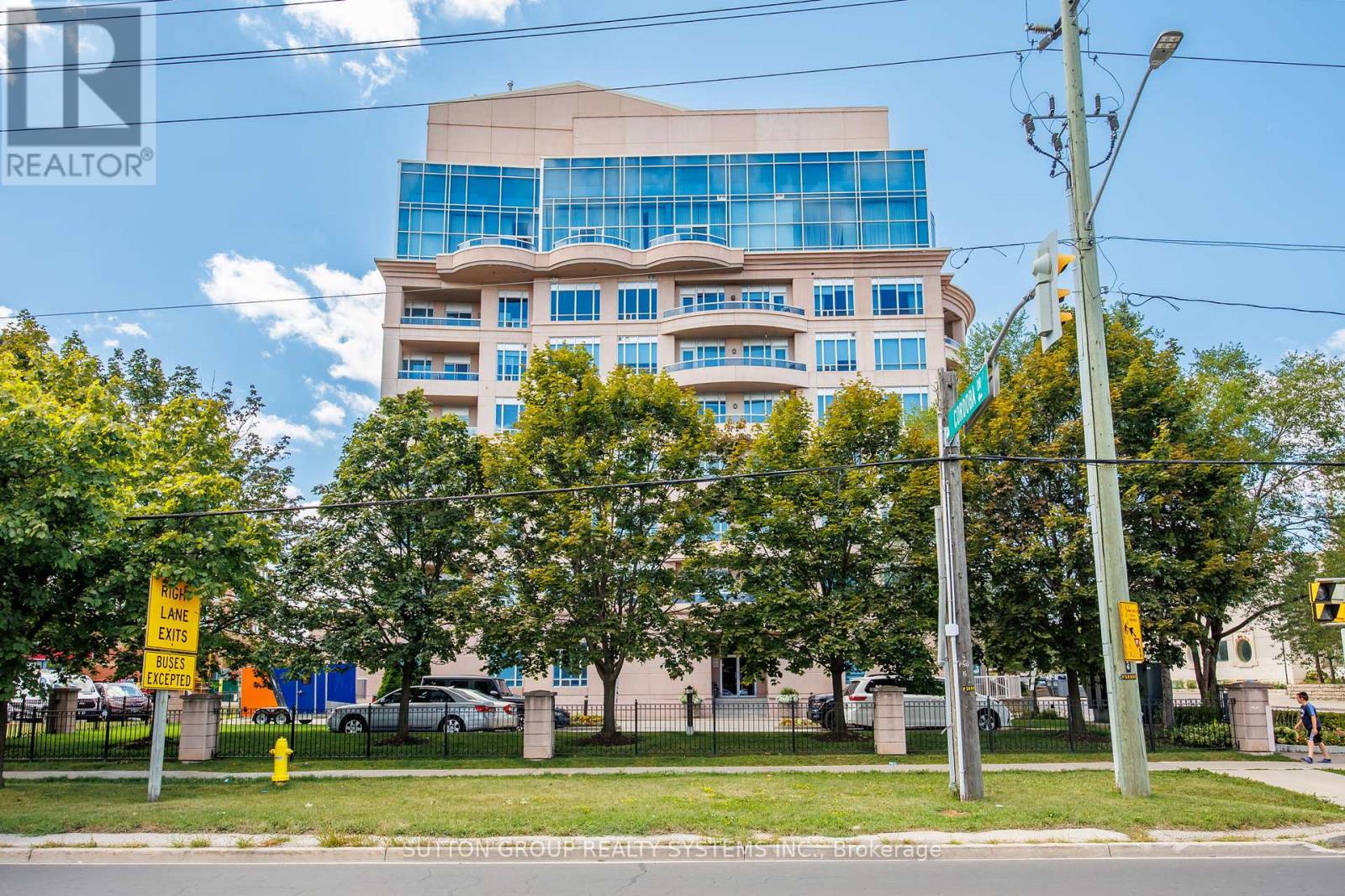 Photo 1 of 302 1 Cordoba Drive, Vaughan ON