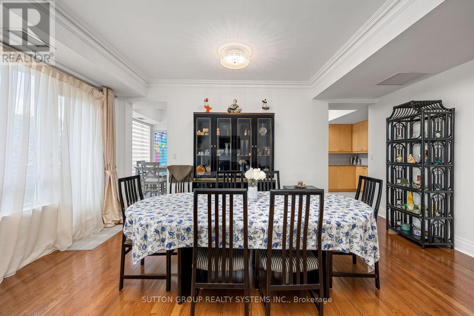 Photo 12 of 302 1 Cordoba Drive, Vaughan ON