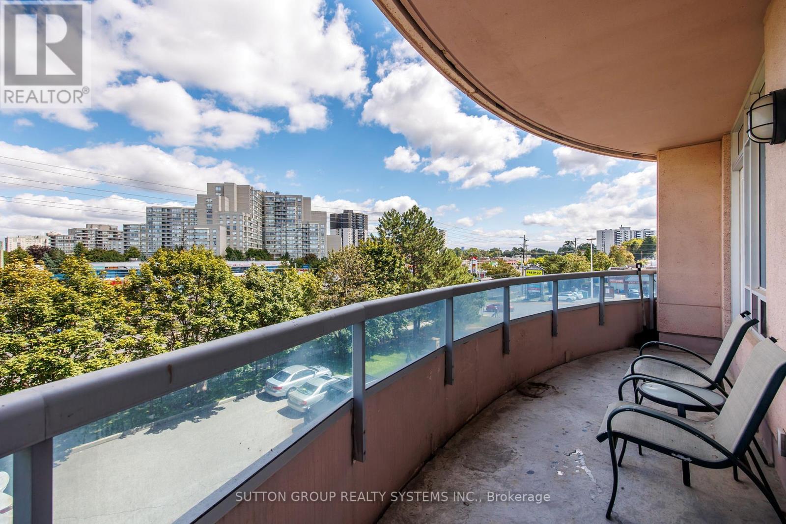 Photo 14 of 302 1 Cordoba Drive, Vaughan ON