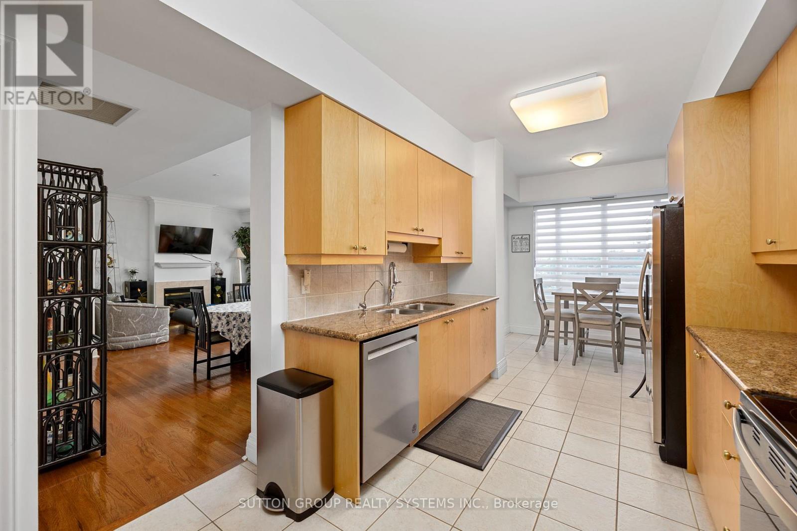 Photo 18 of 302 1 Cordoba Drive, Vaughan ON