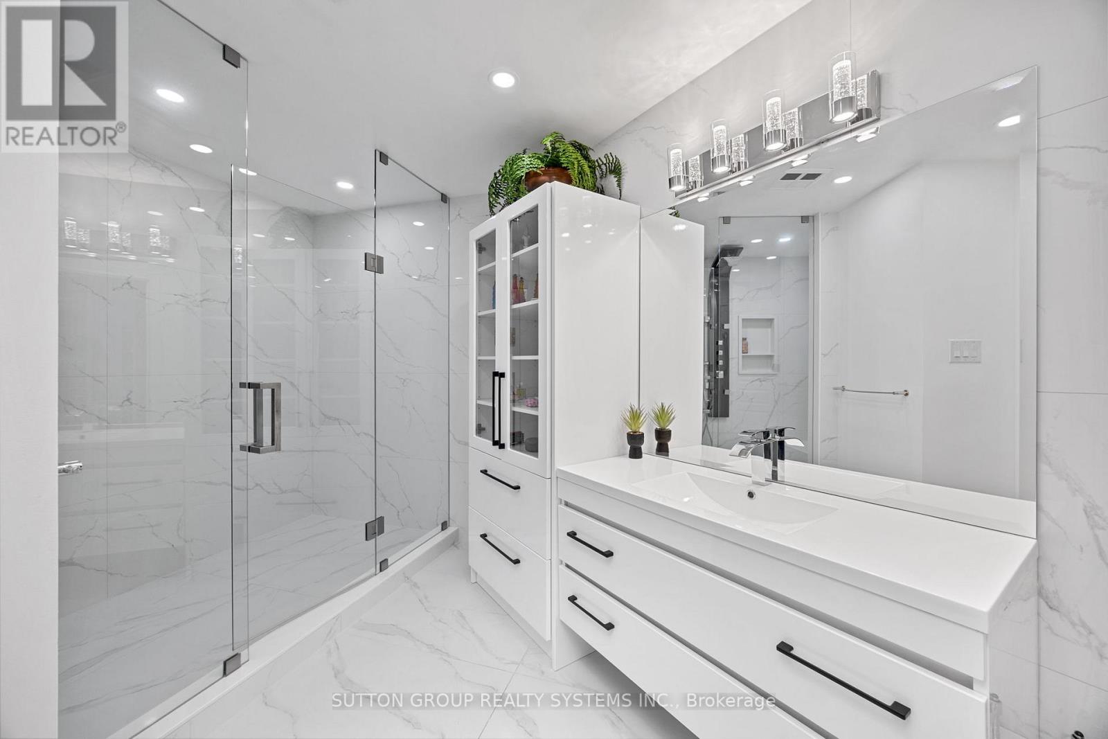 Photo 27 of 302 1 Cordoba Drive, Vaughan ON