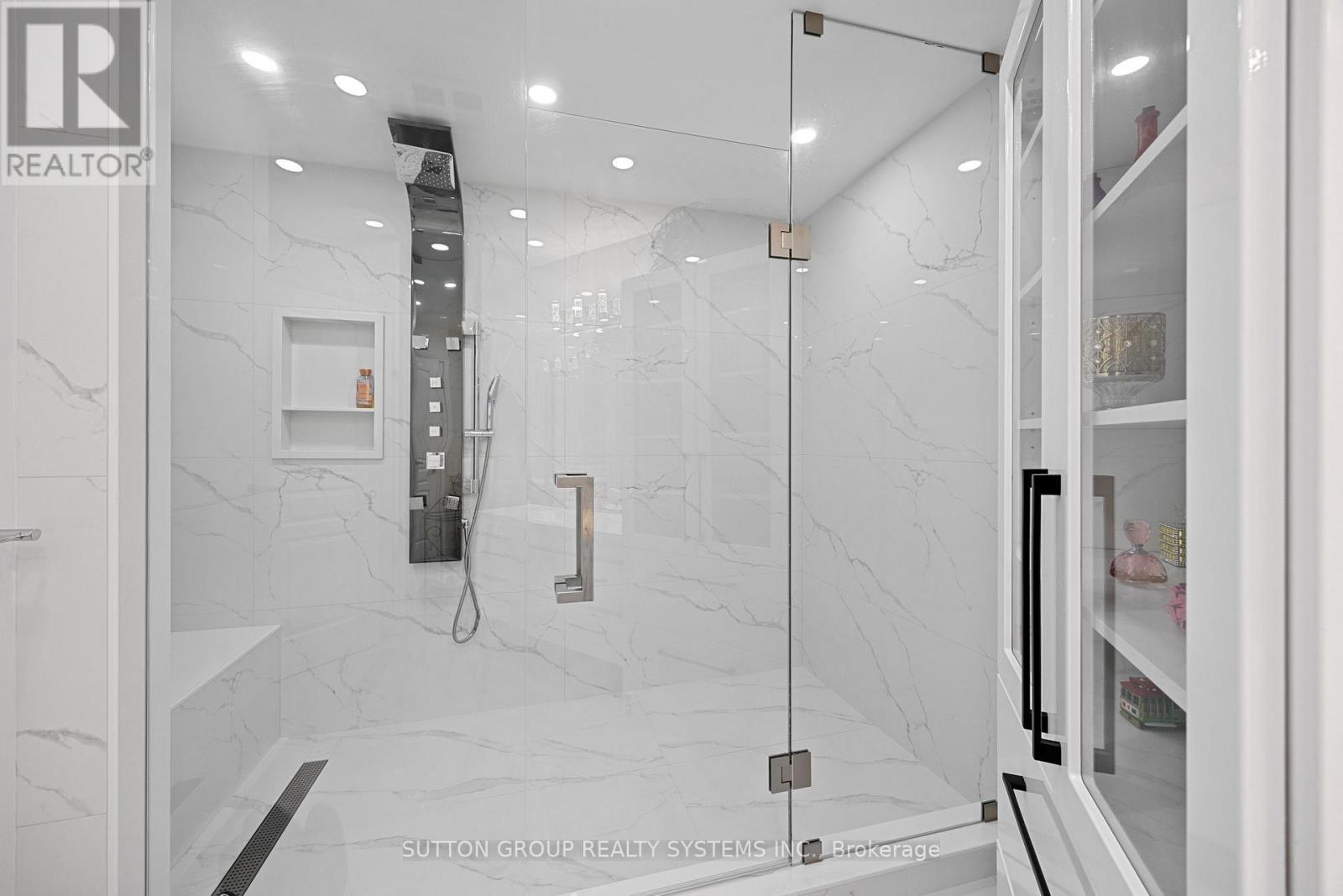Photo 28 of 302 1 Cordoba Drive, Vaughan ON