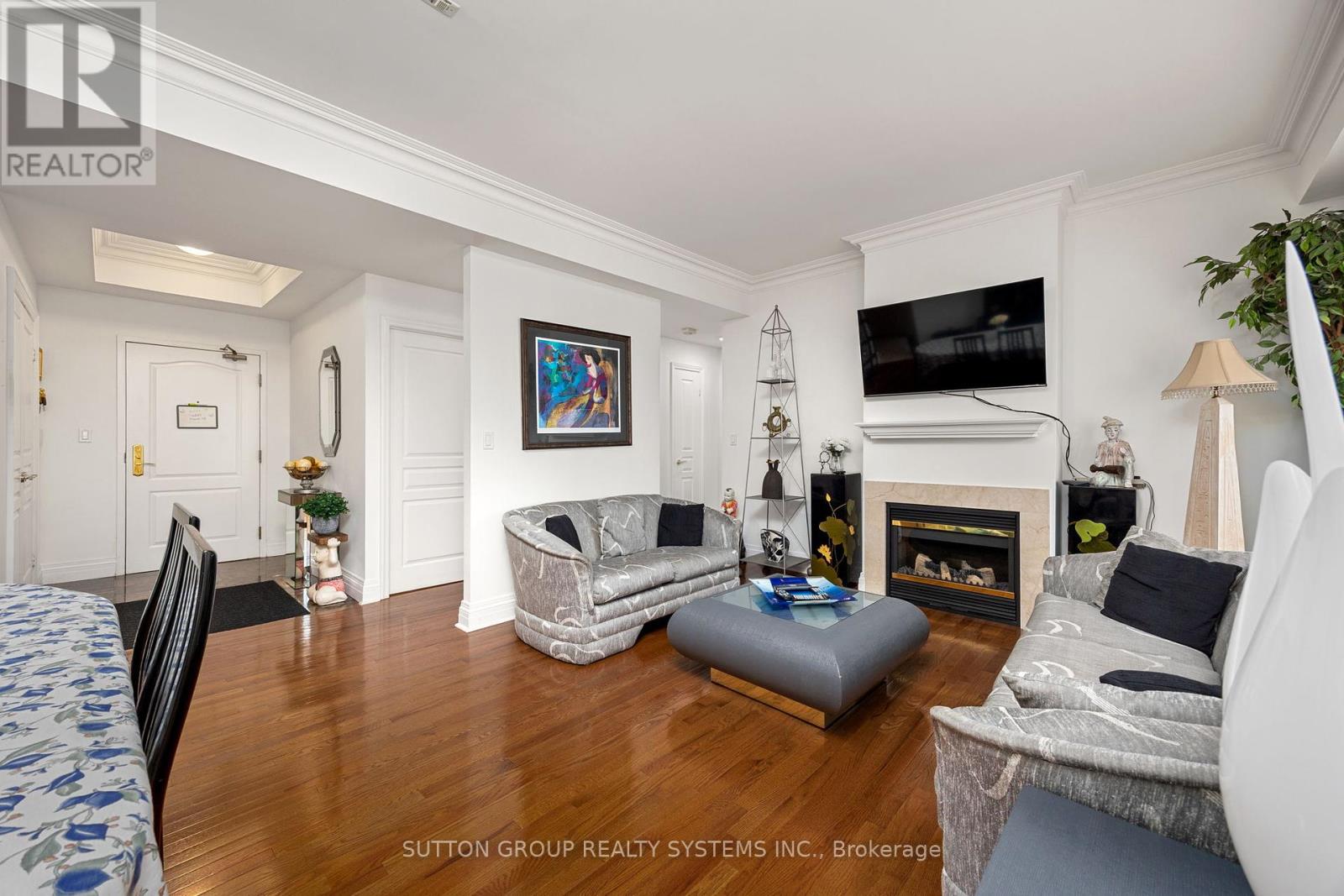 Photo 7 of 302 1 Cordoba Drive, Vaughan ON