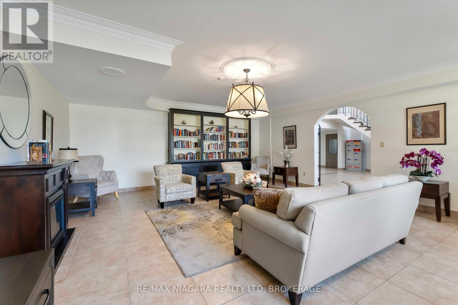 Photo 5 of 602 365 Geneva Street, St Catharines ON