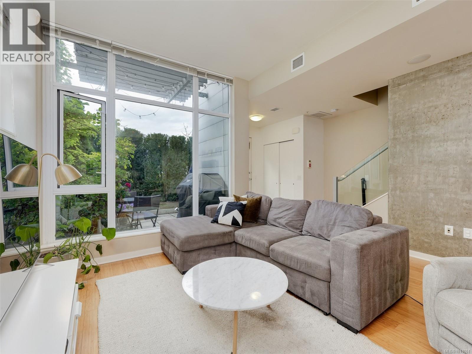 101 379 TYEE Rd, Victoria