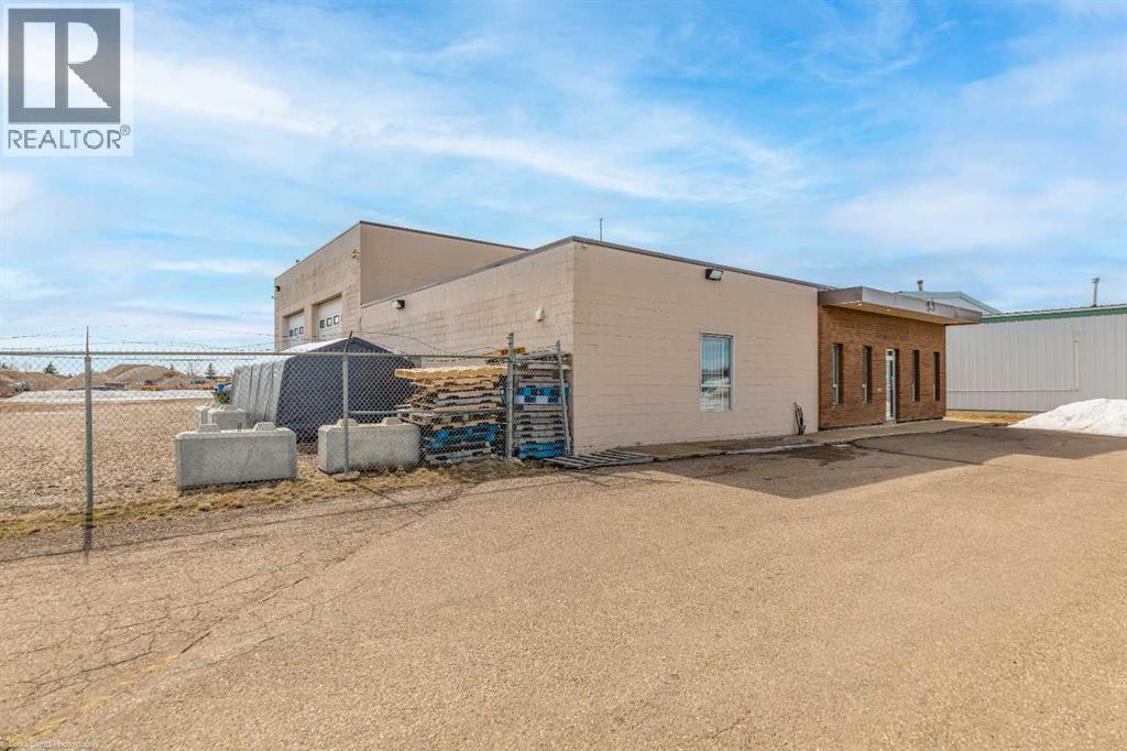 Photo 13 of 4005 52 Street, Lloydminster SK