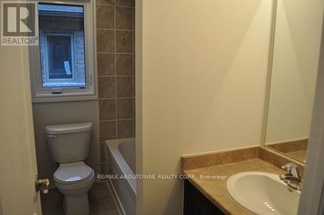Photo 11 of 1331 Granrock Crescent, Mississauga ON