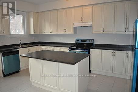Photo 5 of 1331 Granrock Crescent, Mississauga ON