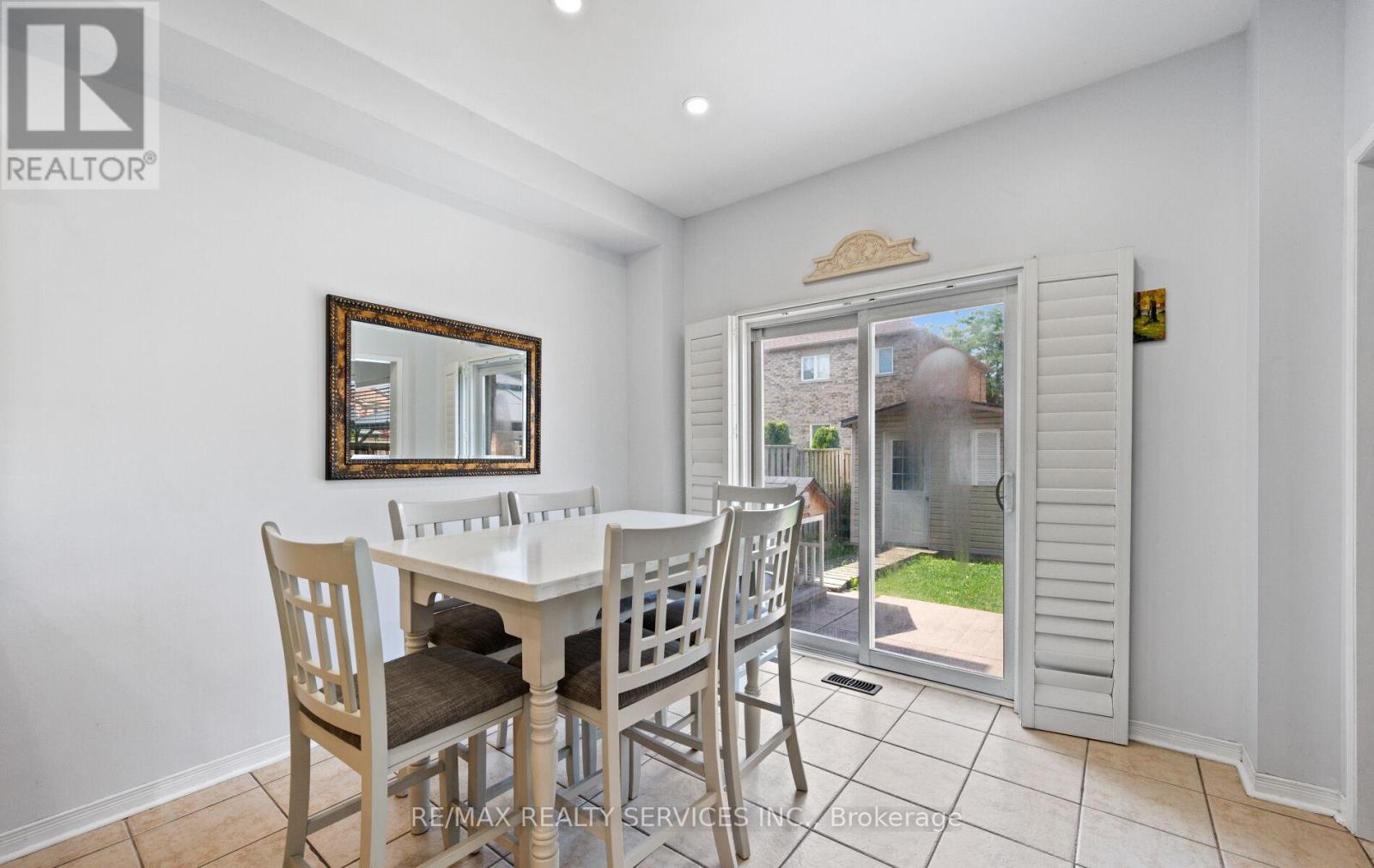 Photo 14 of 106 Beavervalley Drive, Brampton ON