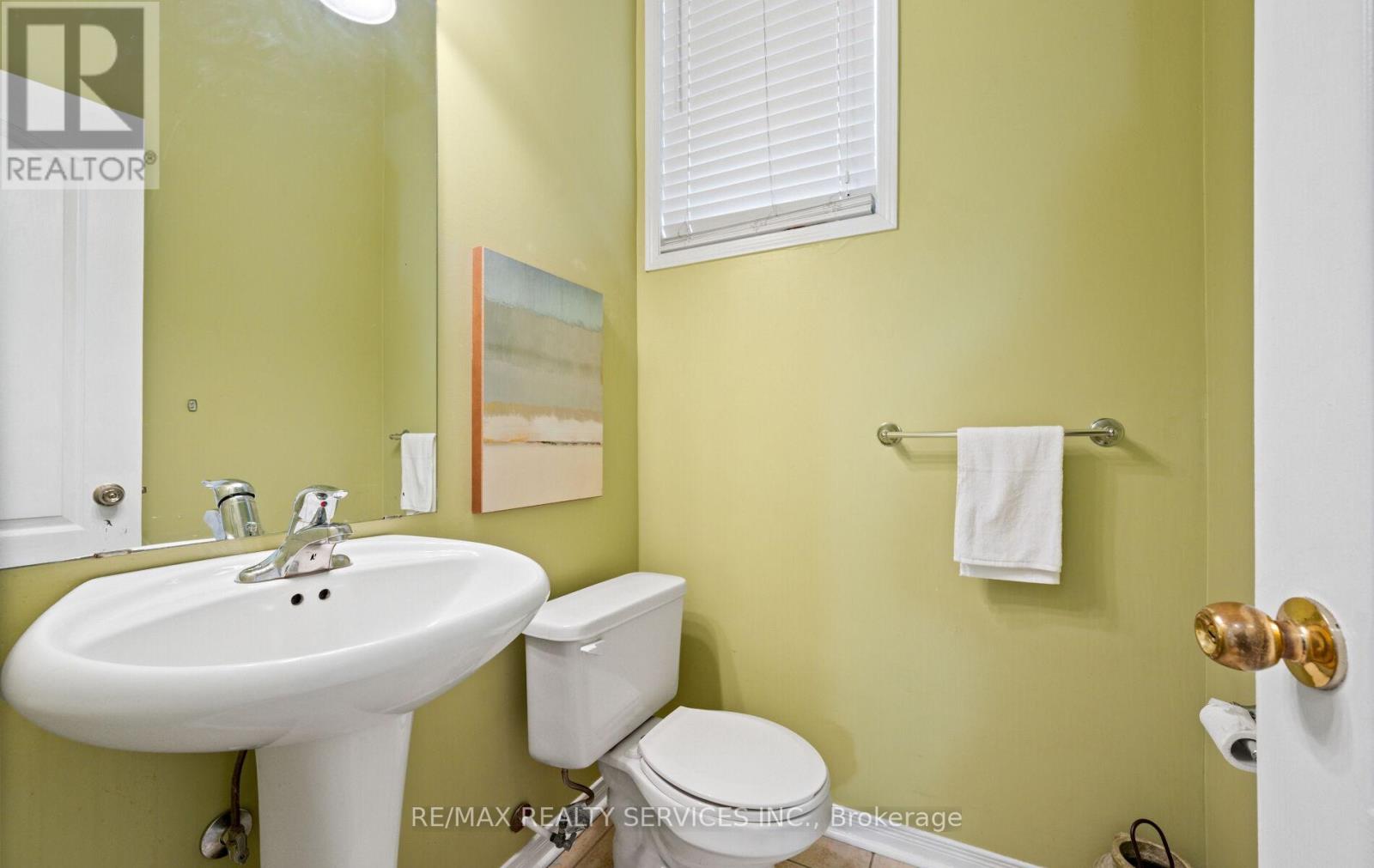 Photo 15 of 106 Beavervalley Drive, Brampton ON