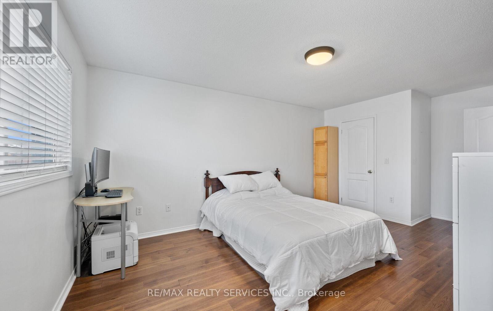Photo 18 of 106 Beavervalley Drive, Brampton ON