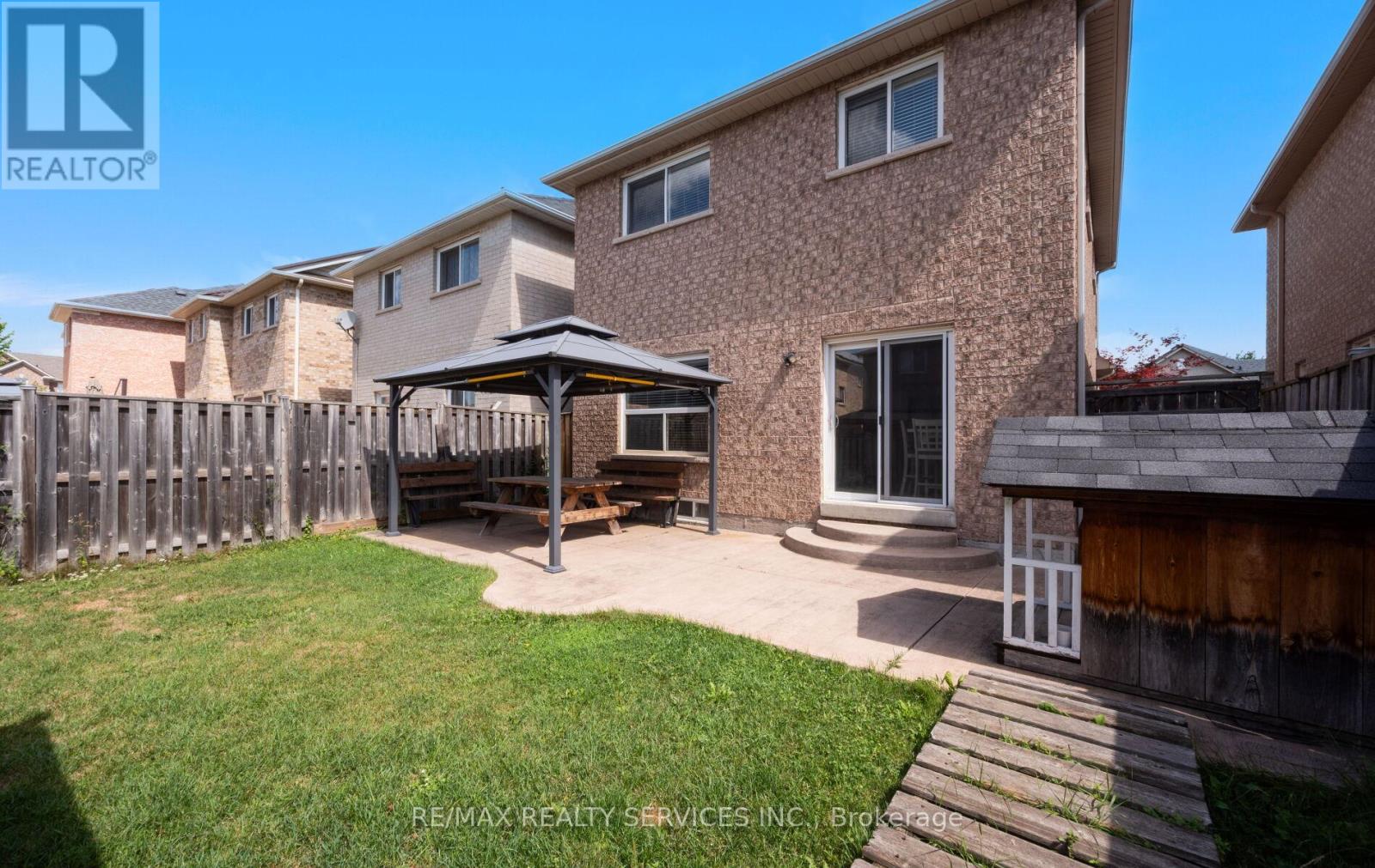 Photo 30 of 106 Beavervalley Drive, Brampton ON