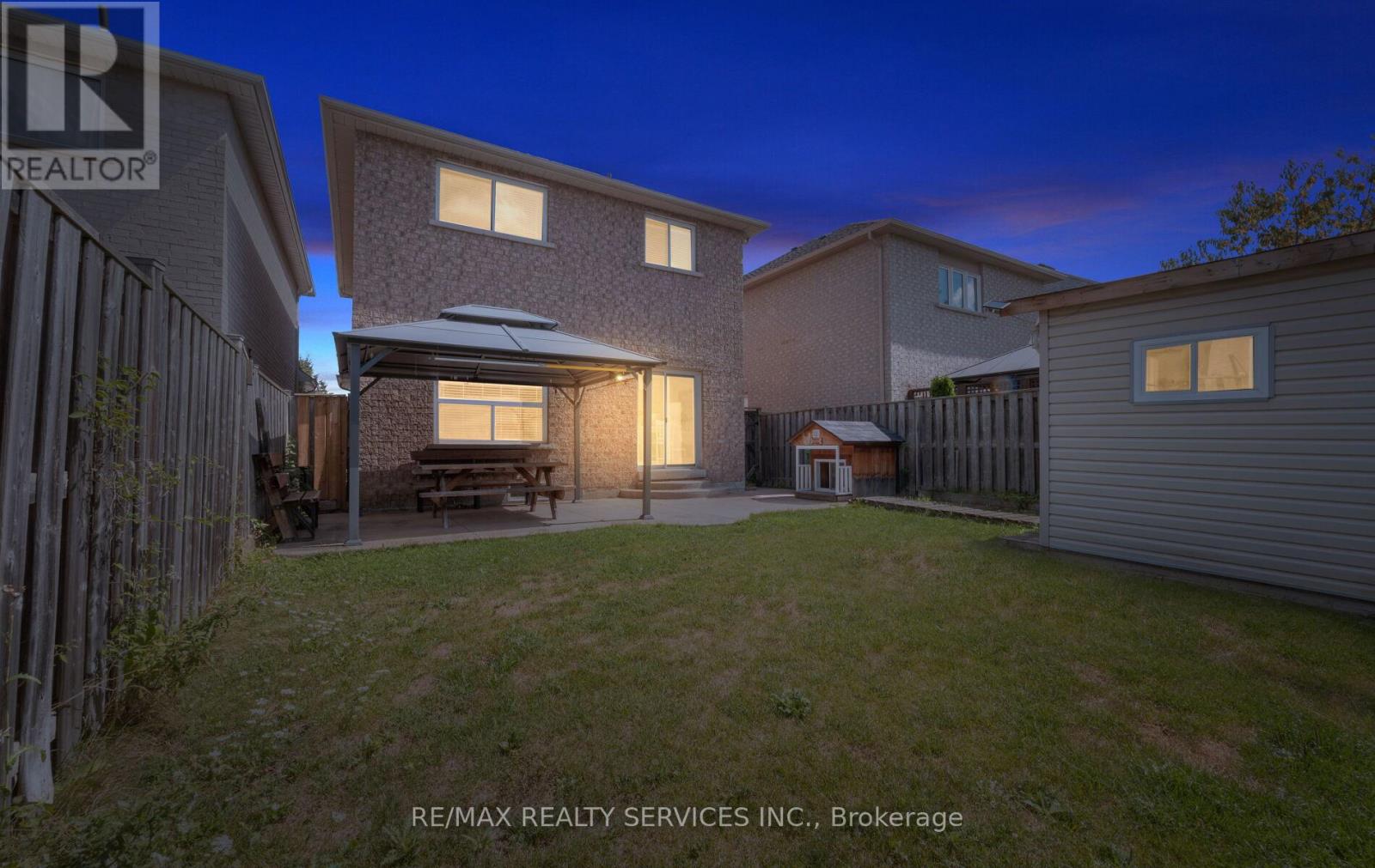 Photo 33 of 106 Beavervalley Drive, Brampton ON
