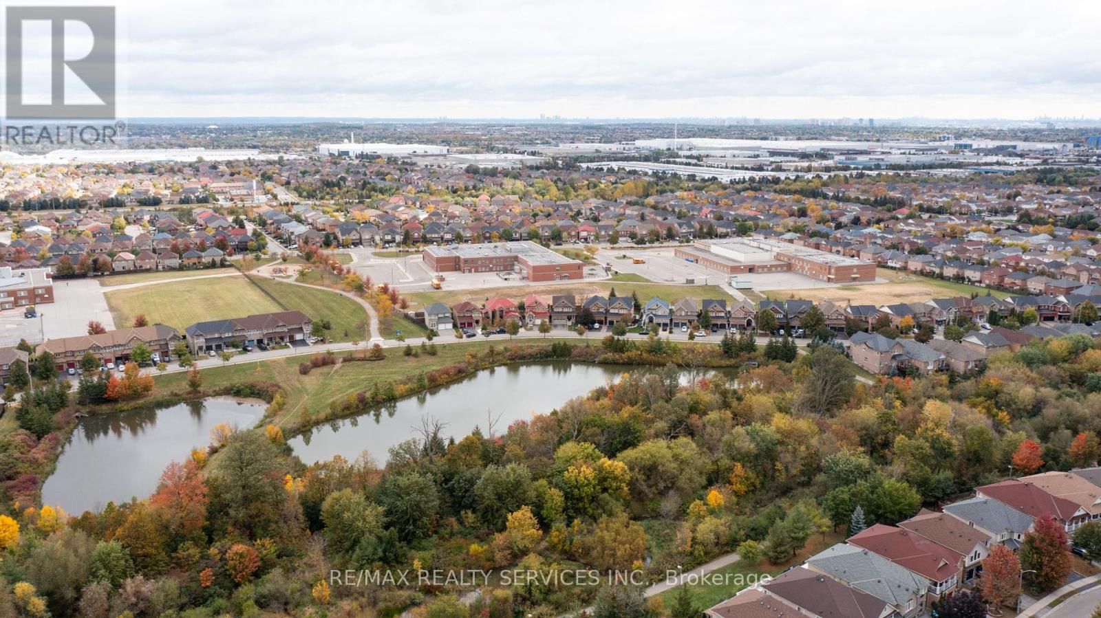 Photo 34 of 106 Beavervalley Drive, Brampton ON