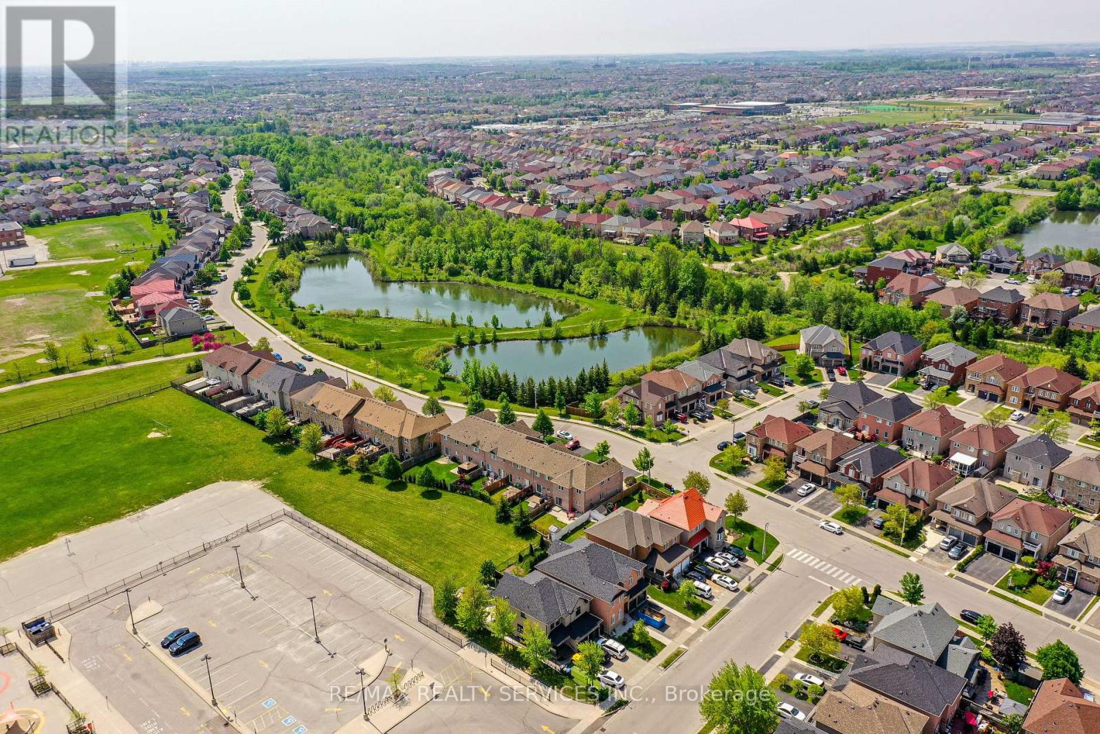 Photo 37 of 106 Beavervalley Drive, Brampton ON