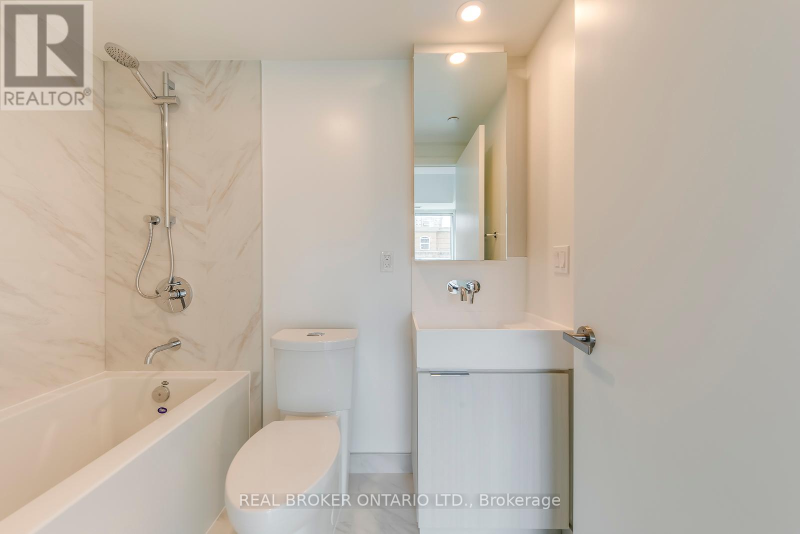 Photo 11 of 303 370 Martha Street, Burlington ON