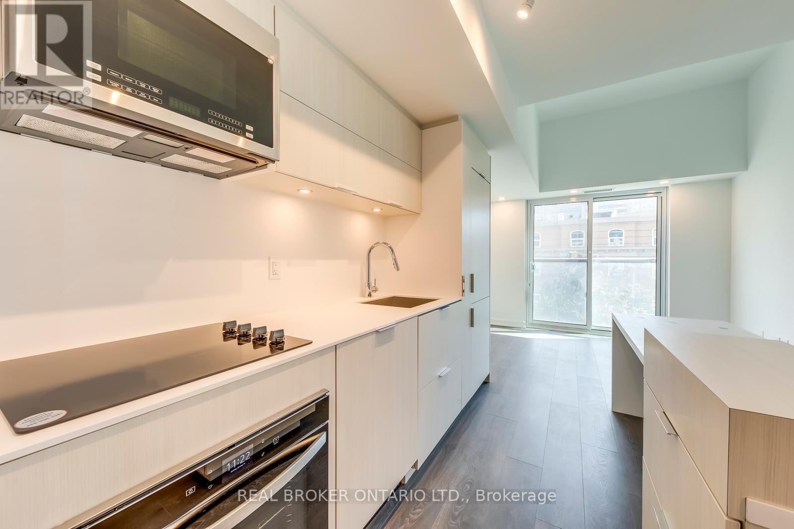 Photo 5 of 303 370 Martha Street, Burlington ON