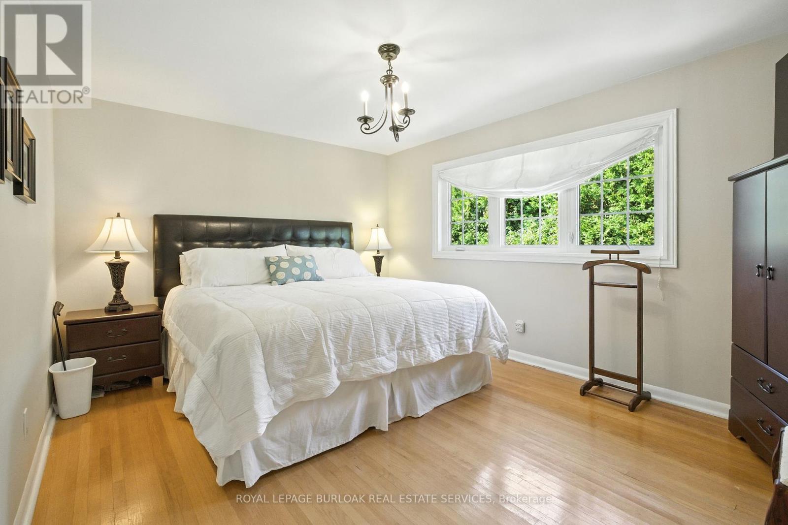 Photo 12 of 4042 Melba Lane, Burlington ON