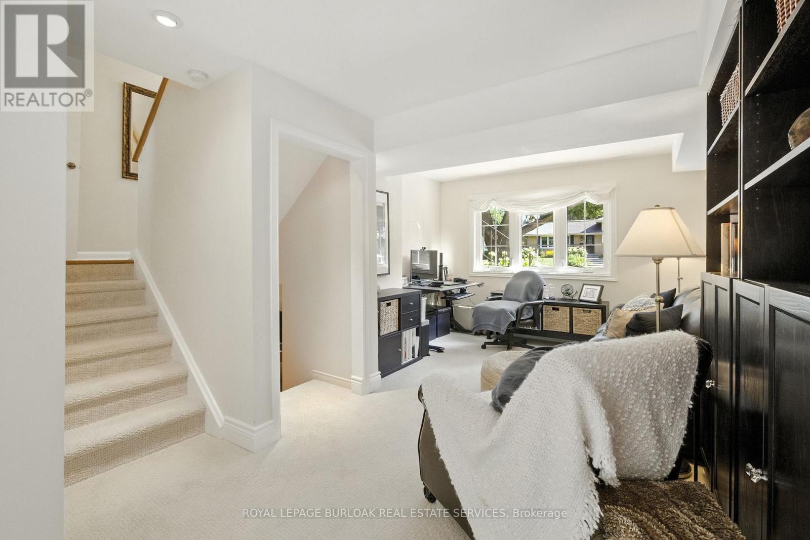 Photo 16 of 4042 Melba Lane, Burlington ON