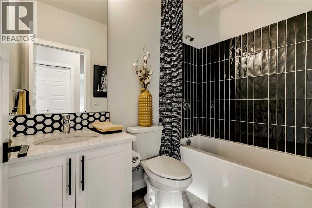 Photo 5 of 249 Dawson Wharf Crescent, Chestermere AB