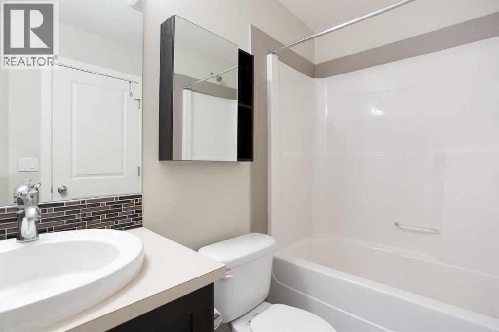 Single Family House for Sale in  Kinlea Common NW Kincora Calgary 