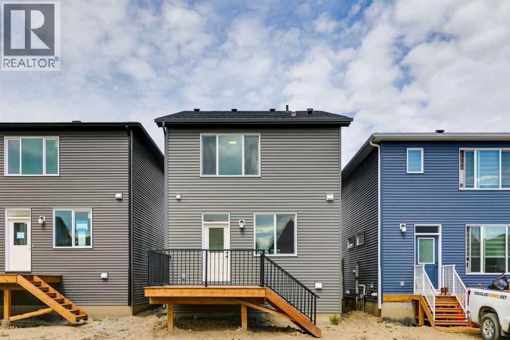 Photo 2 of 612 Buffaloberry Manor Se, Calgary AB