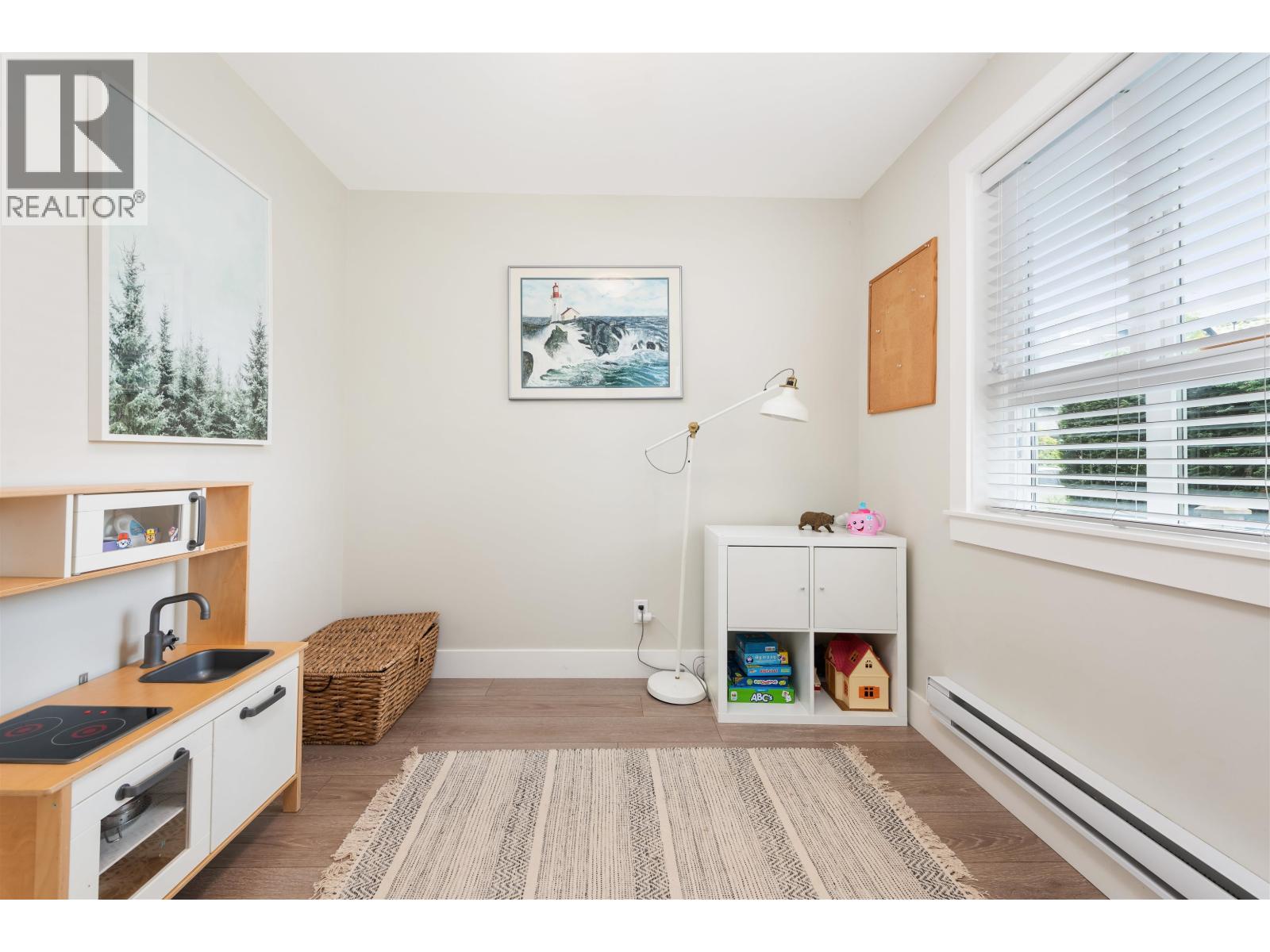 Photo 4 of 2 4949 47 A Avenue, Delta BC