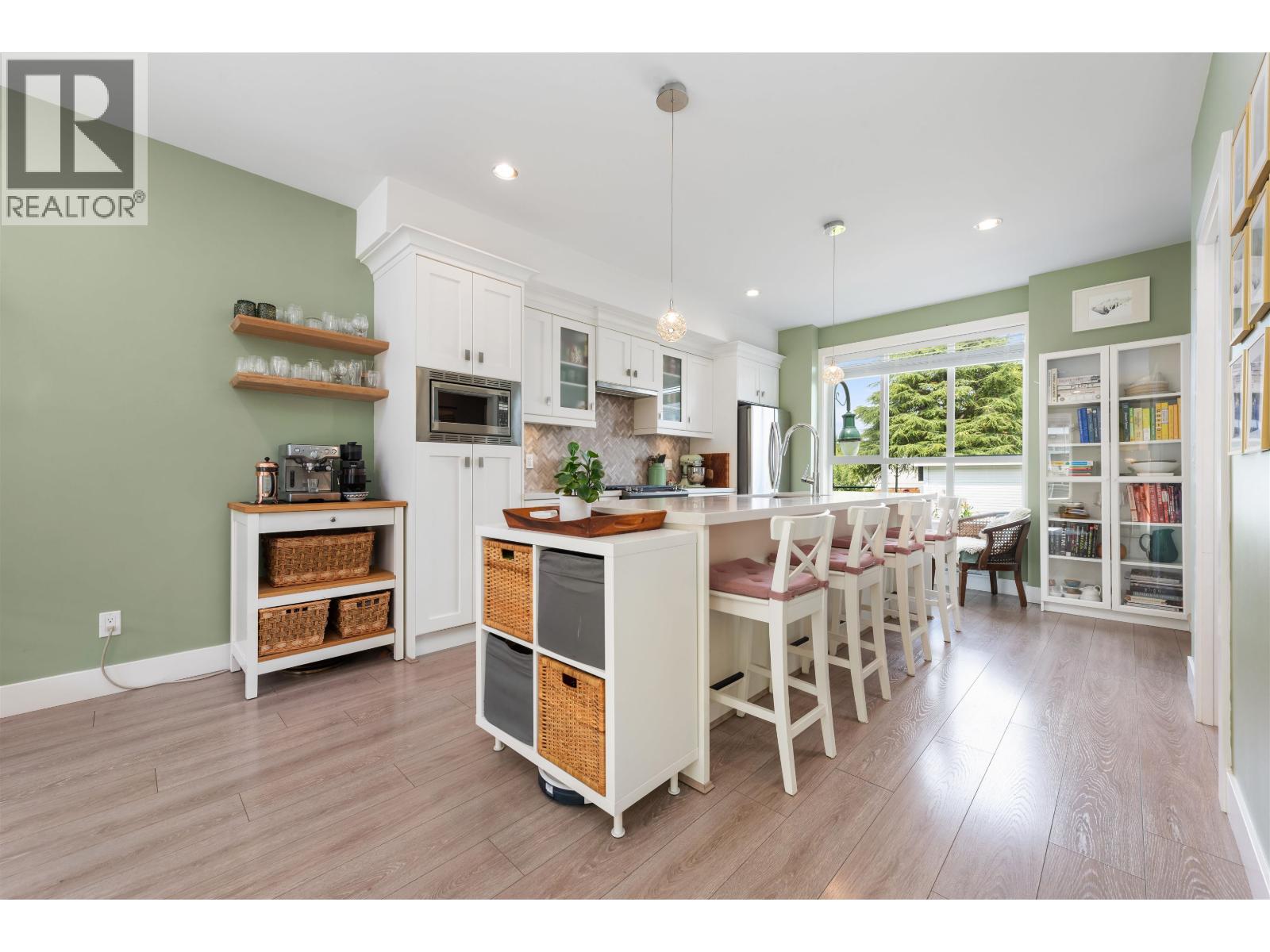 Photo 9 of 2 4949 47 A Avenue, Delta BC