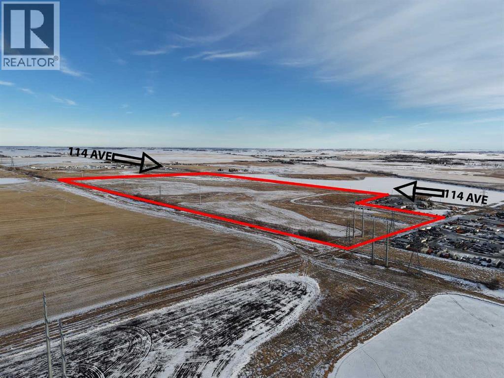 Photo 3 of 10600 114 Avenue Se, Calgary AB