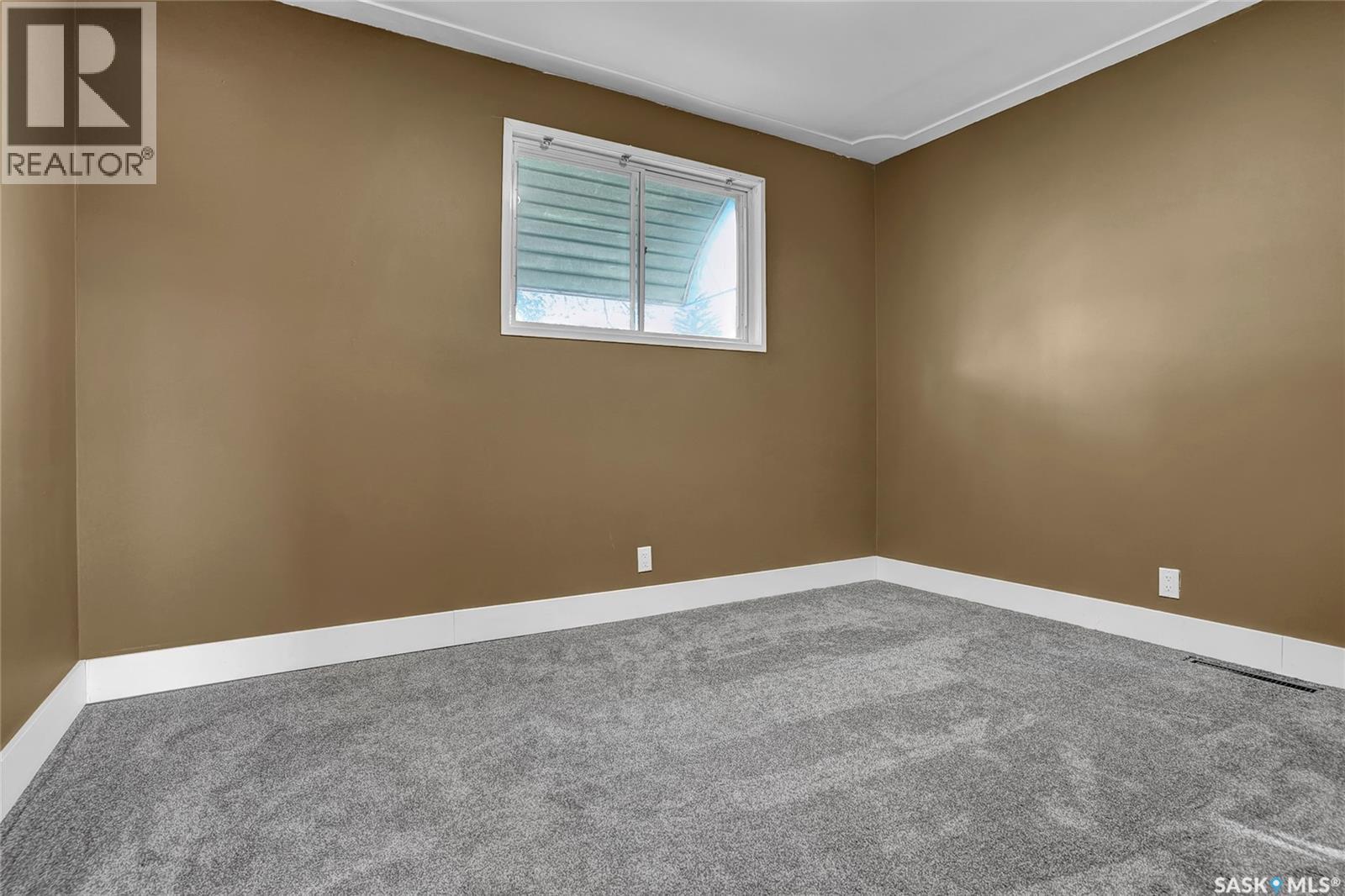 Photo 13 of 1281 1st Avenue Nw, Moose Jaw SK