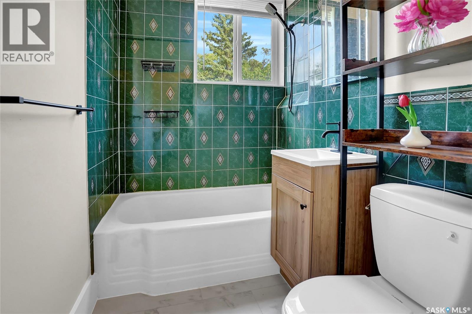 Photo 12 of 1281 1st Avenue Nw, Moose Jaw SK