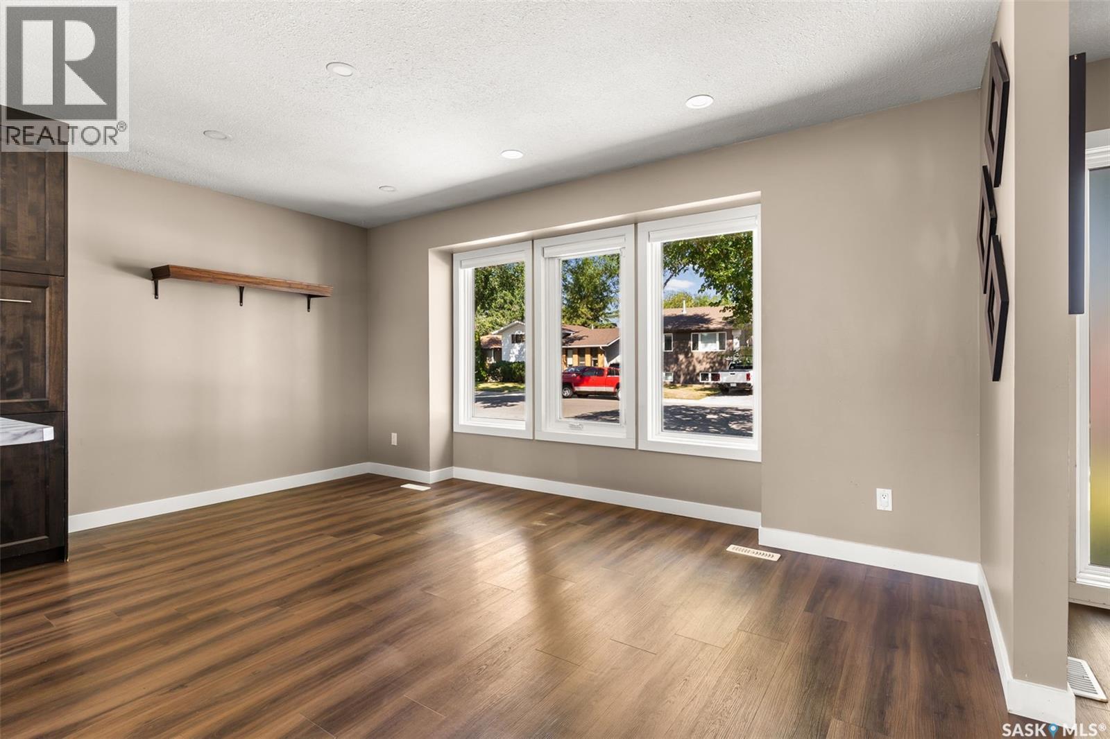 Photo 4 of 1027 Graham Road, Regina SK