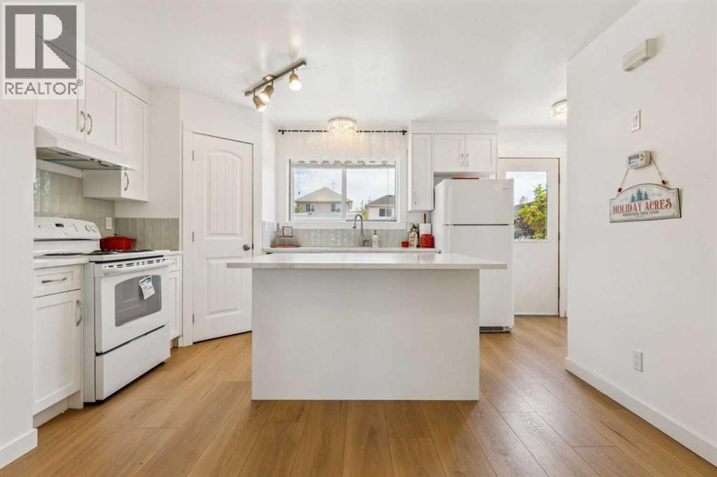 Photo 2 of 159 Country Hills Crescent Nw, Calgary AB