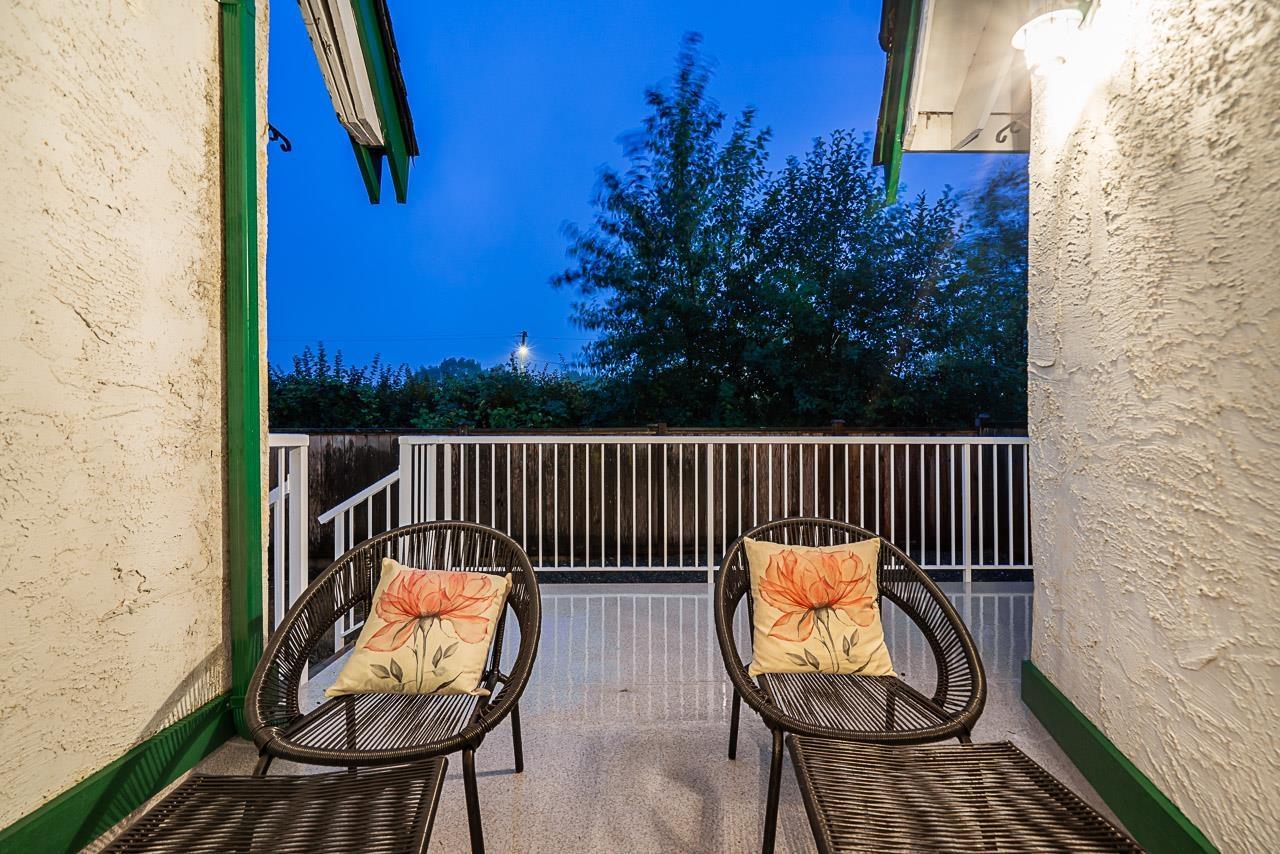 Photo 32 of 26886 32 Avenue, Langley BC