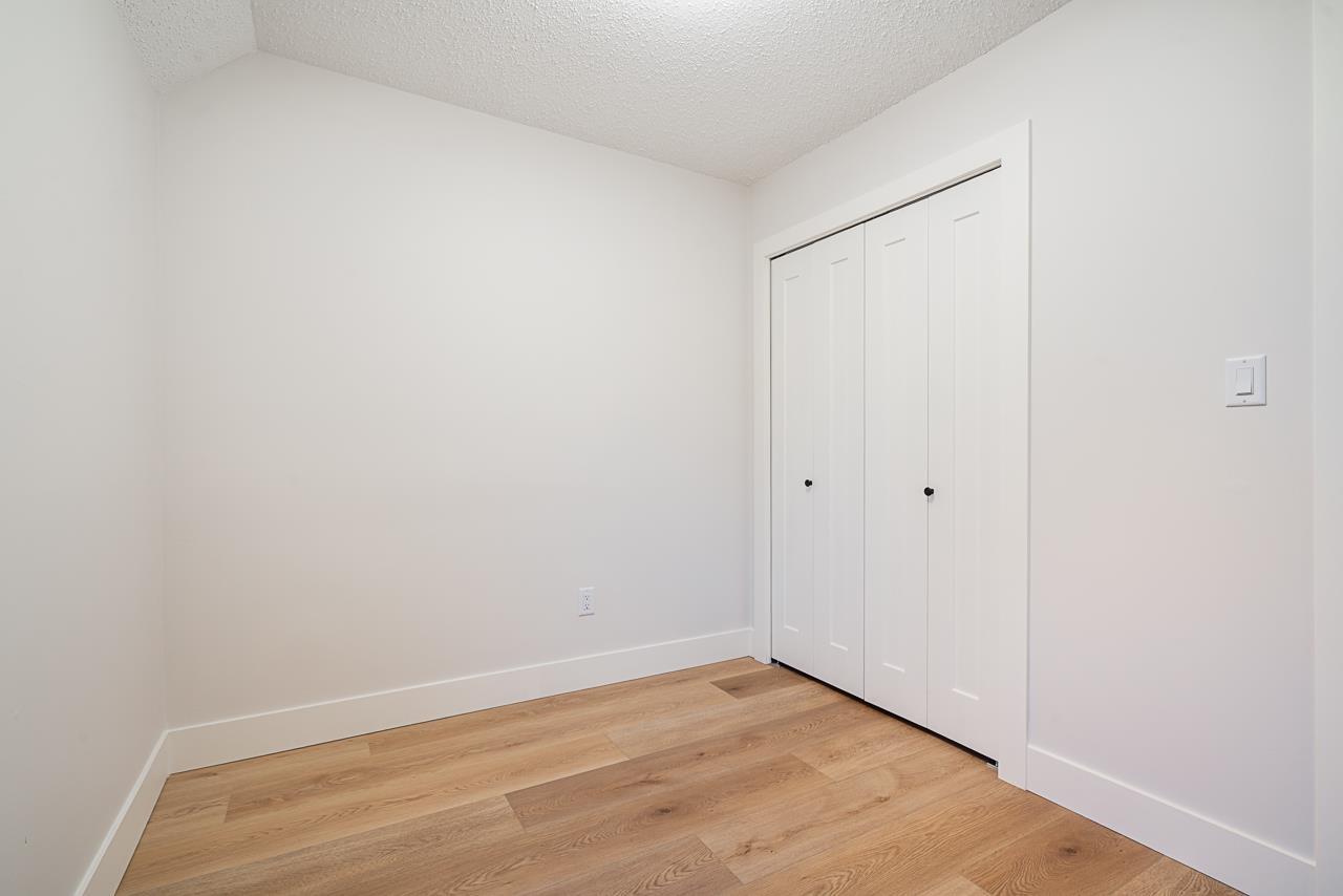 Photo 23 of 26886 32 Avenue, Langley BC