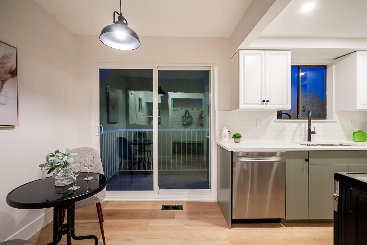 Photo 5 of 26886 32 Avenue, Langley BC